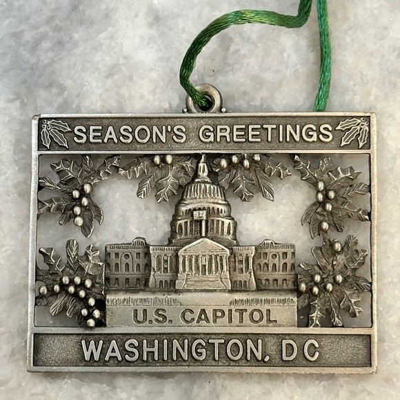 Season’s Greetings U.S. Capital Washington D.C. Christmas Ornament - Picture 4 of 4